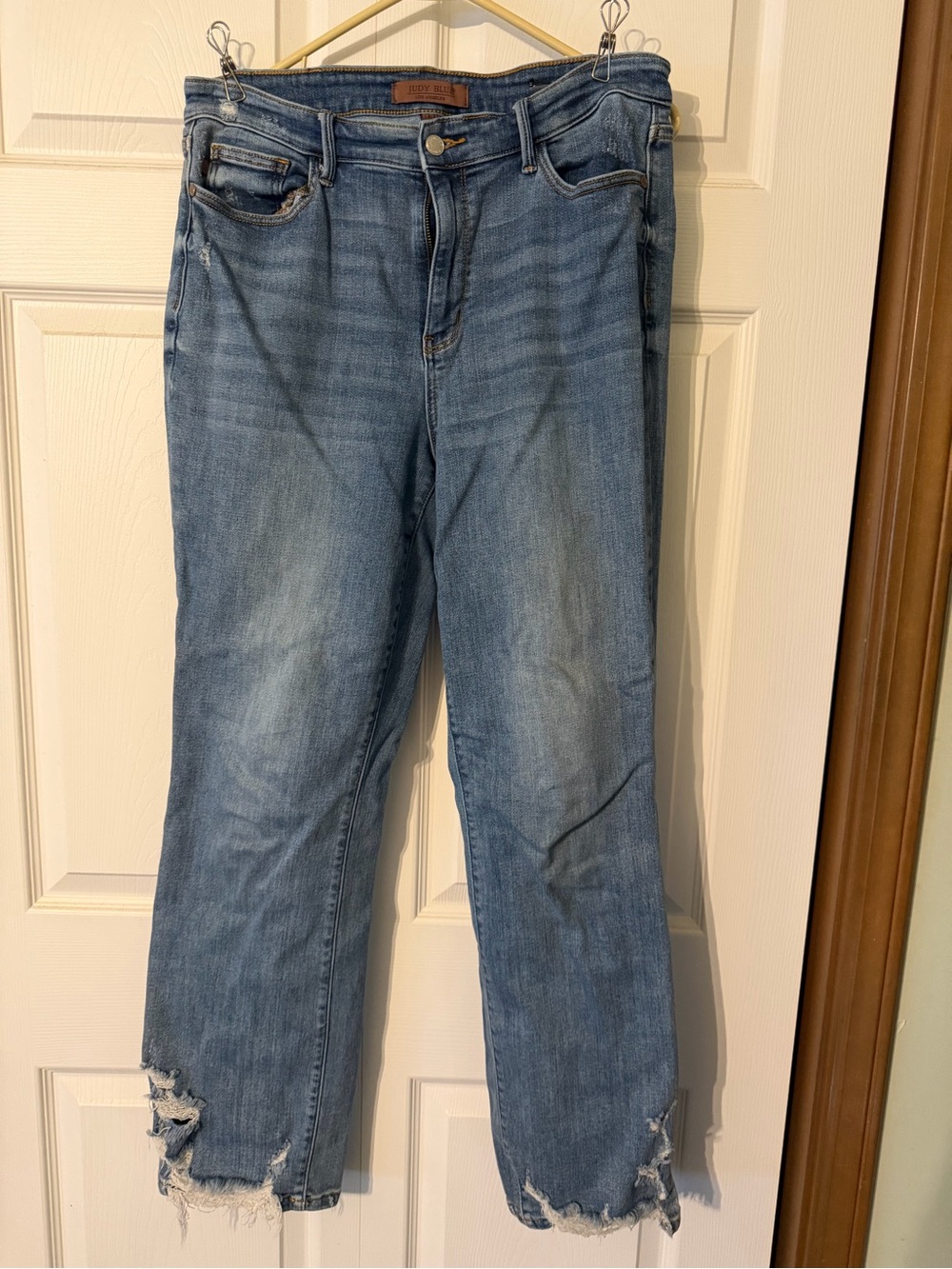 Judy Blue Light Blue Distressed Women’s Jeans straight leg
